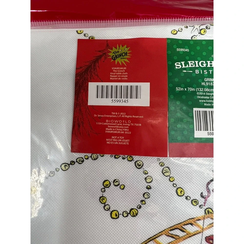 Dr Seuss WHOVILLE The Grinch Vinyl Tablecloth Rectangle 52x70